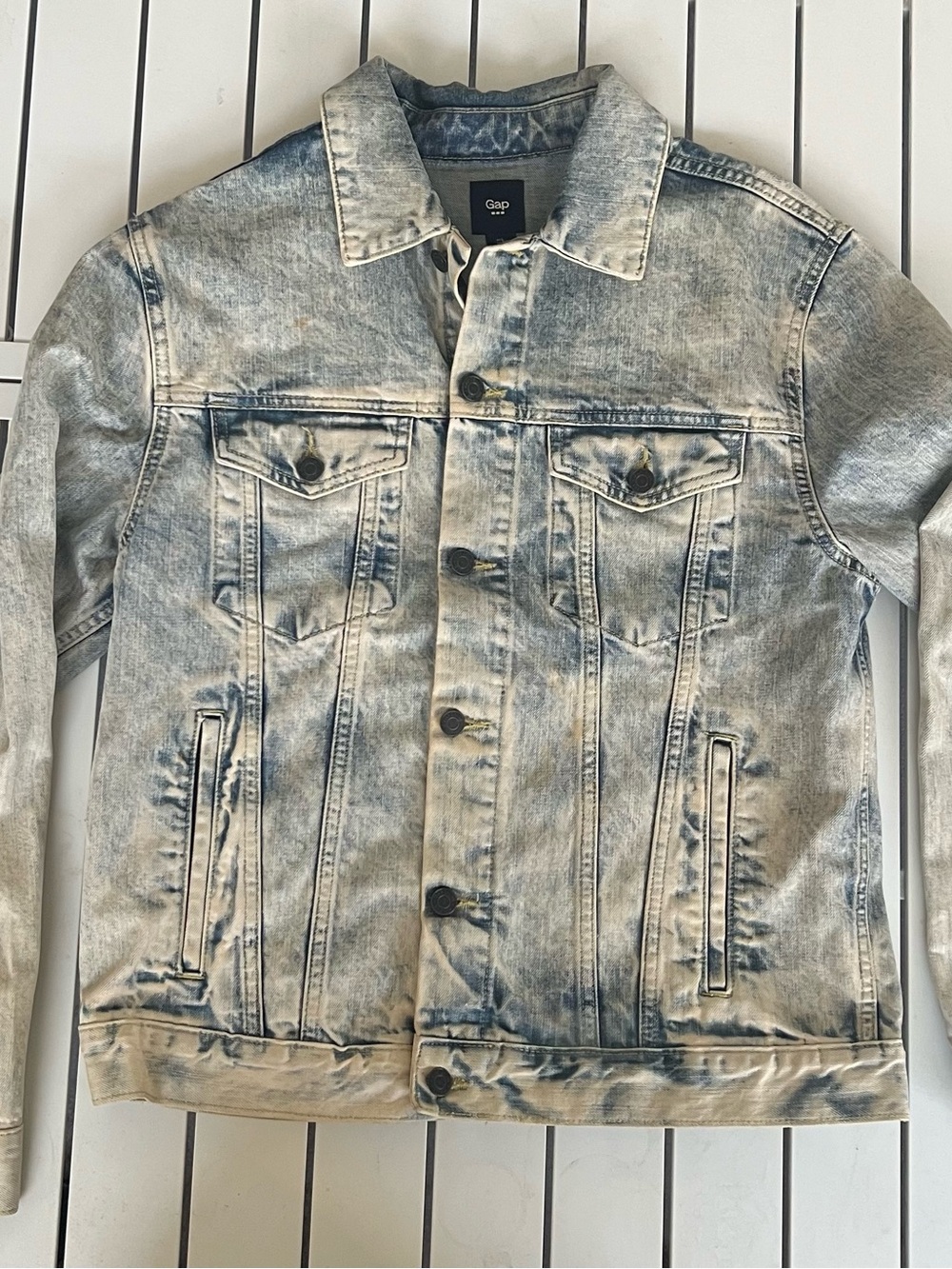GAP Men’s Bleached Denim Jacket - Faded Blue and Off-White